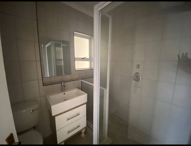 2 BEDROOM APARTMENT RENTED IN BRYANSTON